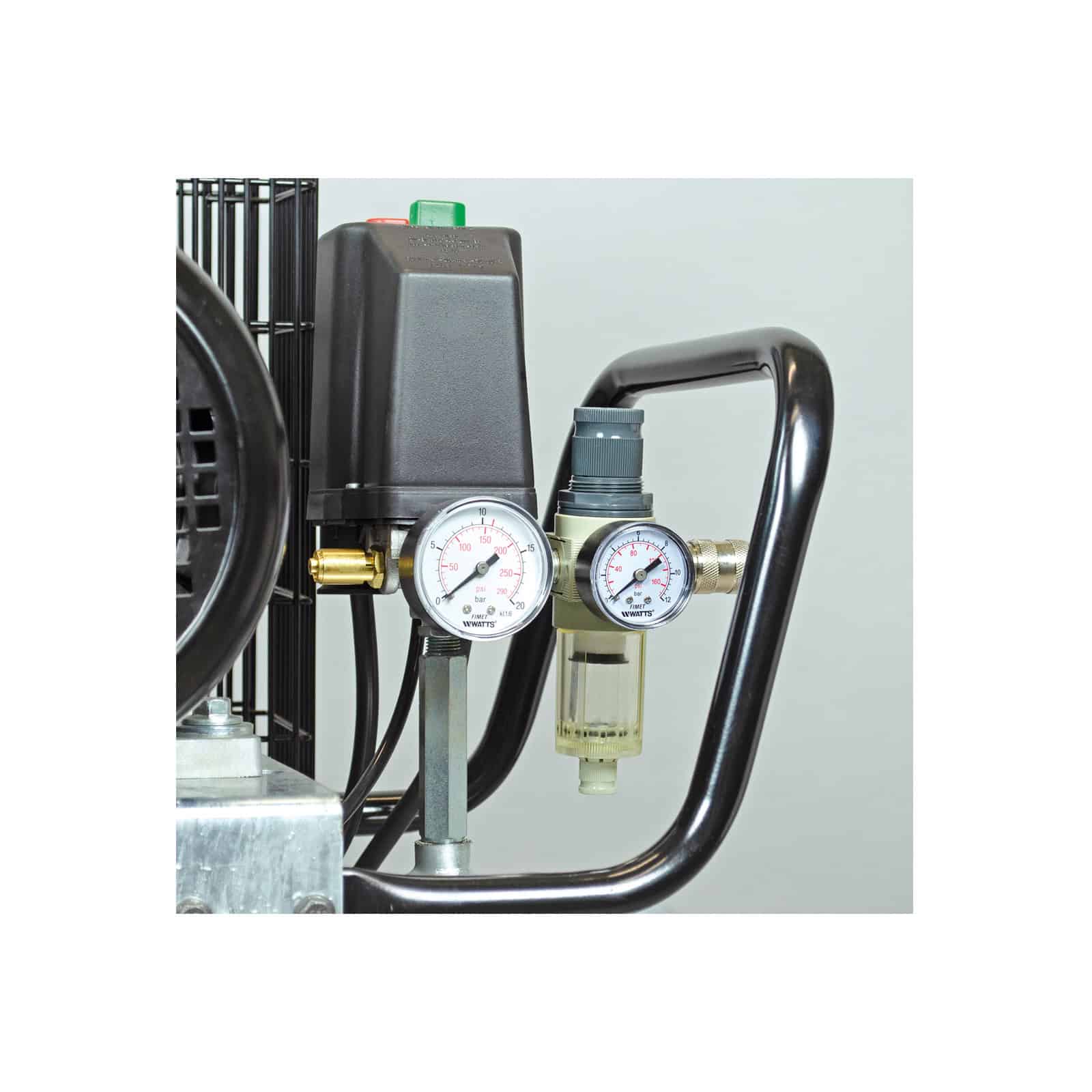 PS30/270G FT7,5 Professional two-stage belt driven compressor with galvanised tank for high performance. dettaglio